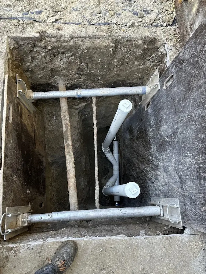 Experienced plumber completing Drain Cleaning work in Rittman